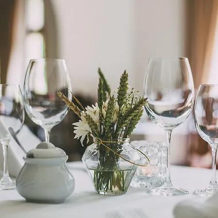 Palac Poraj Bed & Breakfast Wicko (Pomerania)